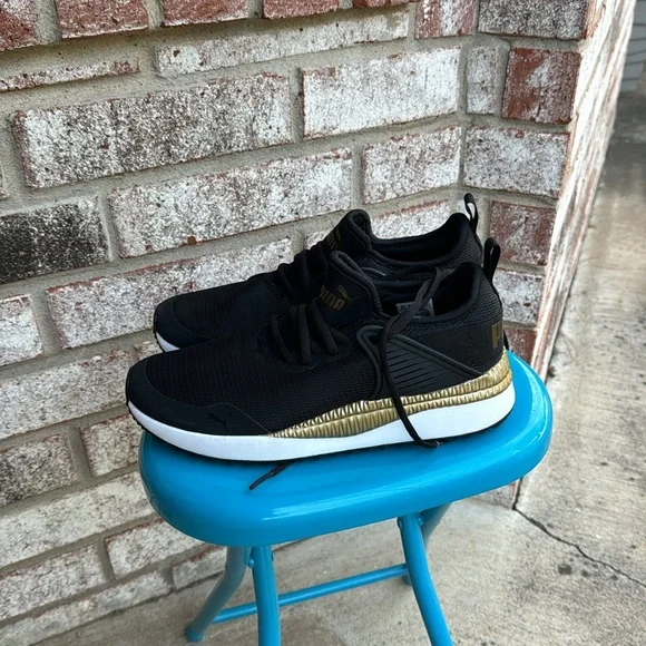 Puma Black pull on Tennis shoes sz 8 US 368066-03 - Picture 2 of 7